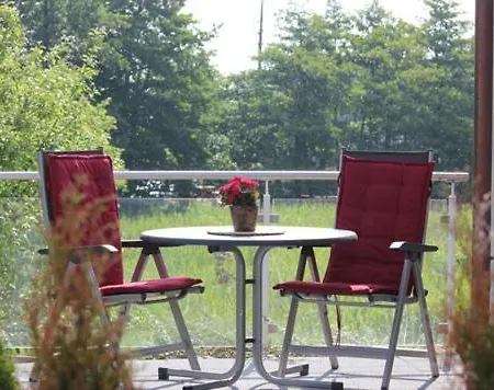 Residenz Am Hafen Windfluechter * Ahrenshoop